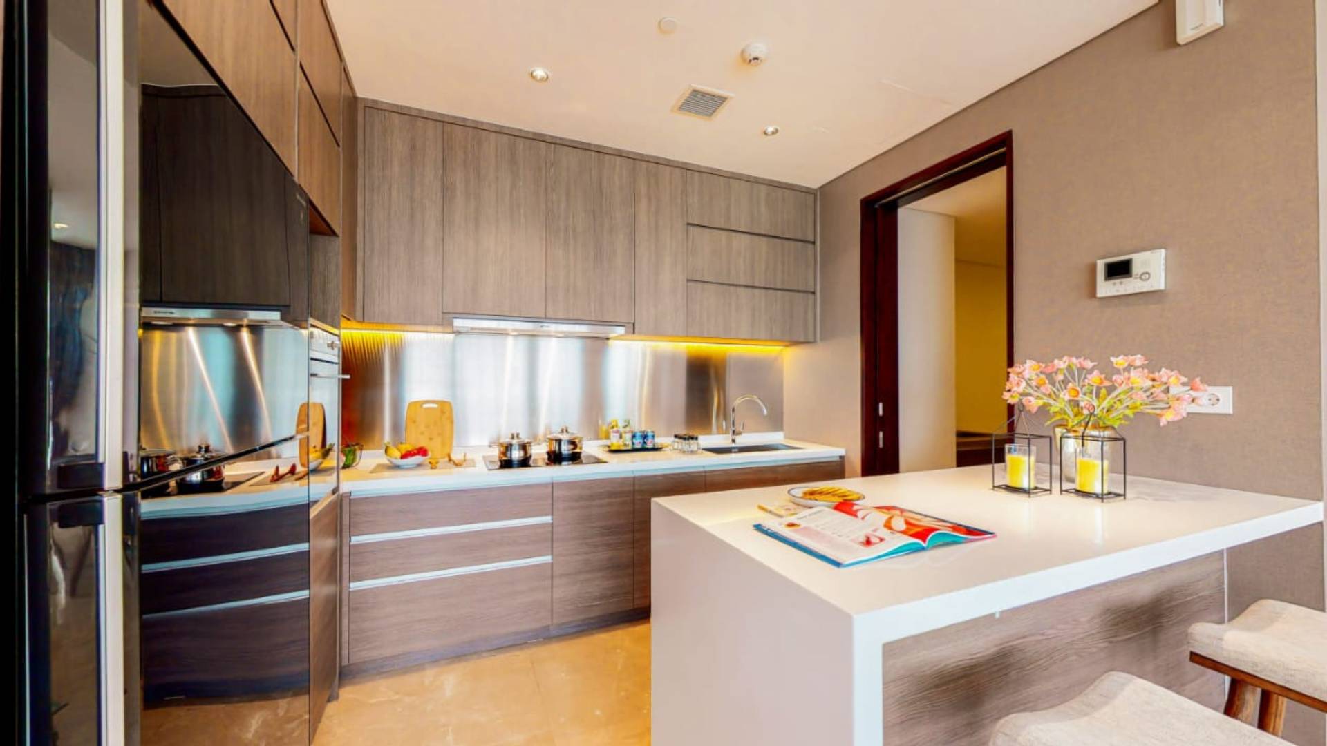 CASA DOMAINE-TOWER1-3BR-KITCHEN & MINIBAR AREA