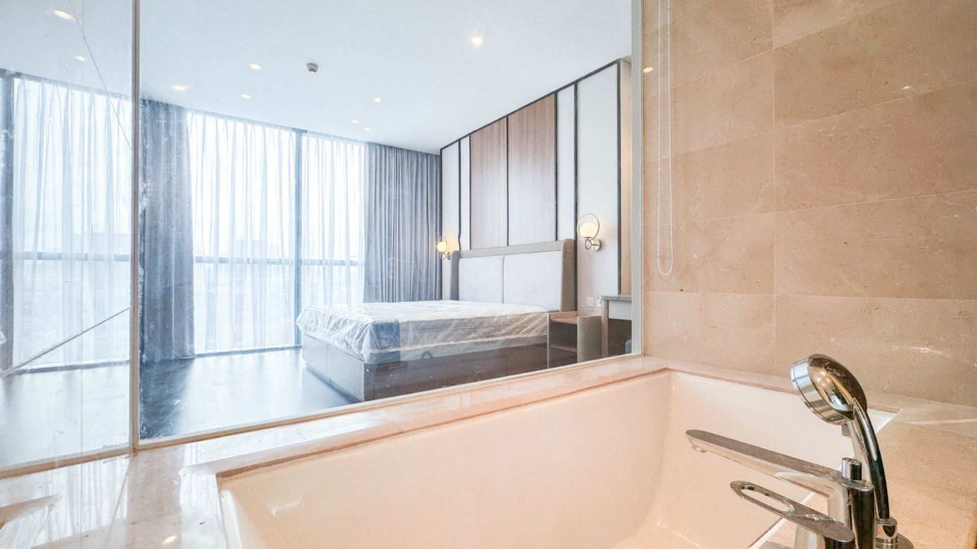 Casa Domaine-2BR-Bathtub