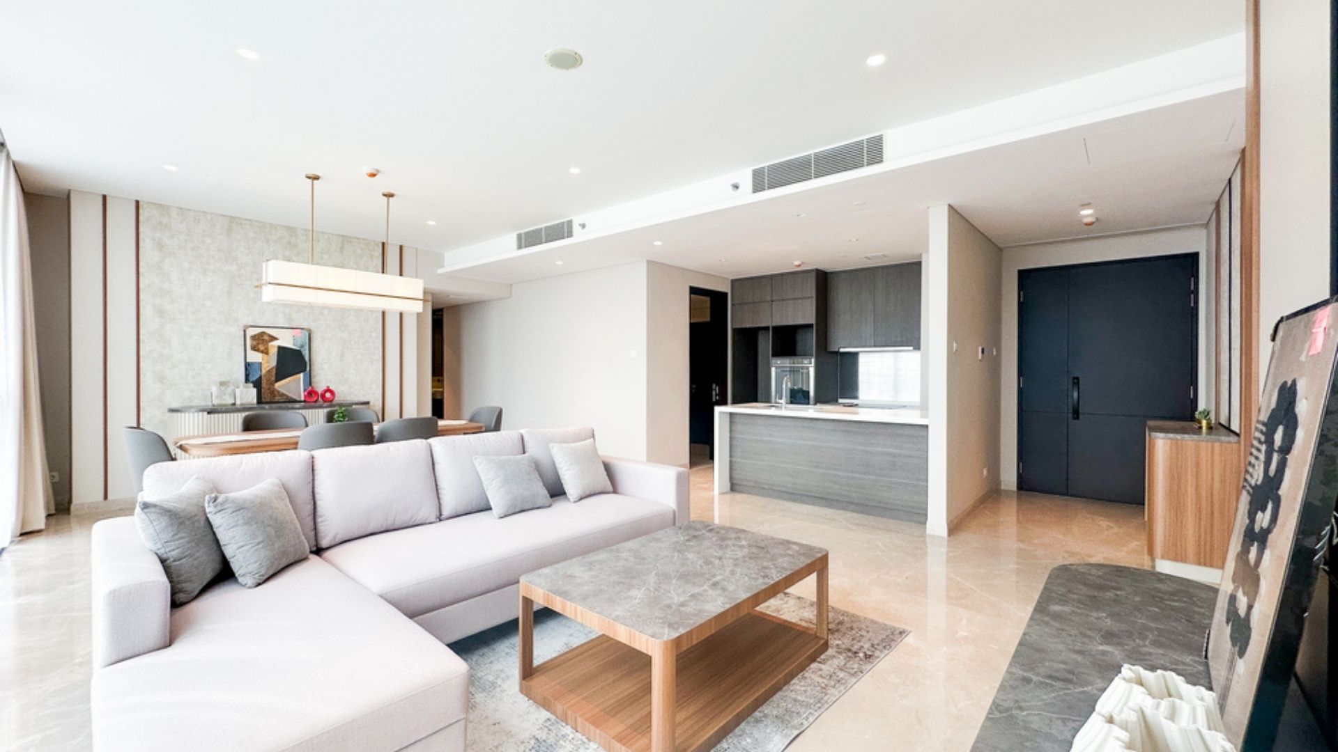 Casa Domaine-2BR-Spacious Living Room and Dining Room