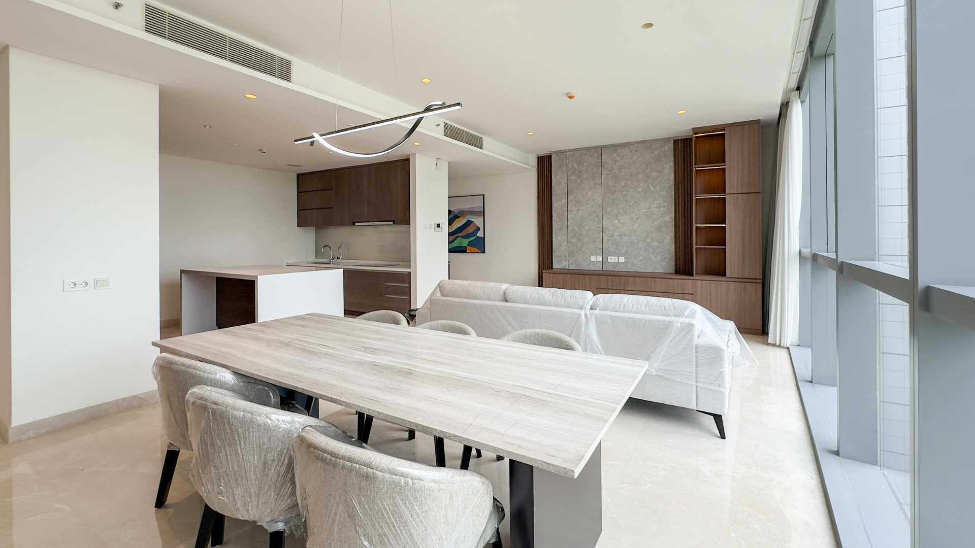 Casa Domaine-3BR-Full Furnished Living Room and Dining Room