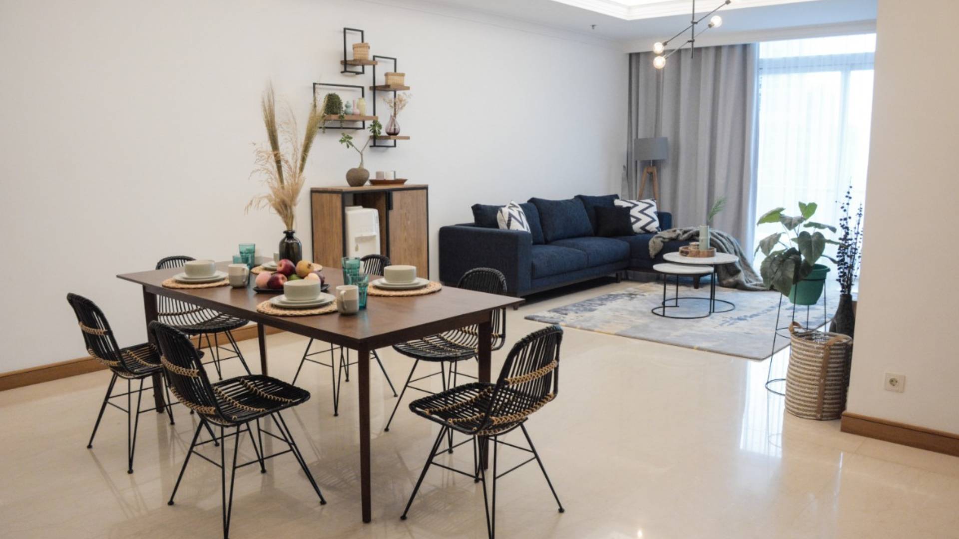 KEMPINSKI PRIVATE RESIDENCE-2BR-DINING & LIVING AREA