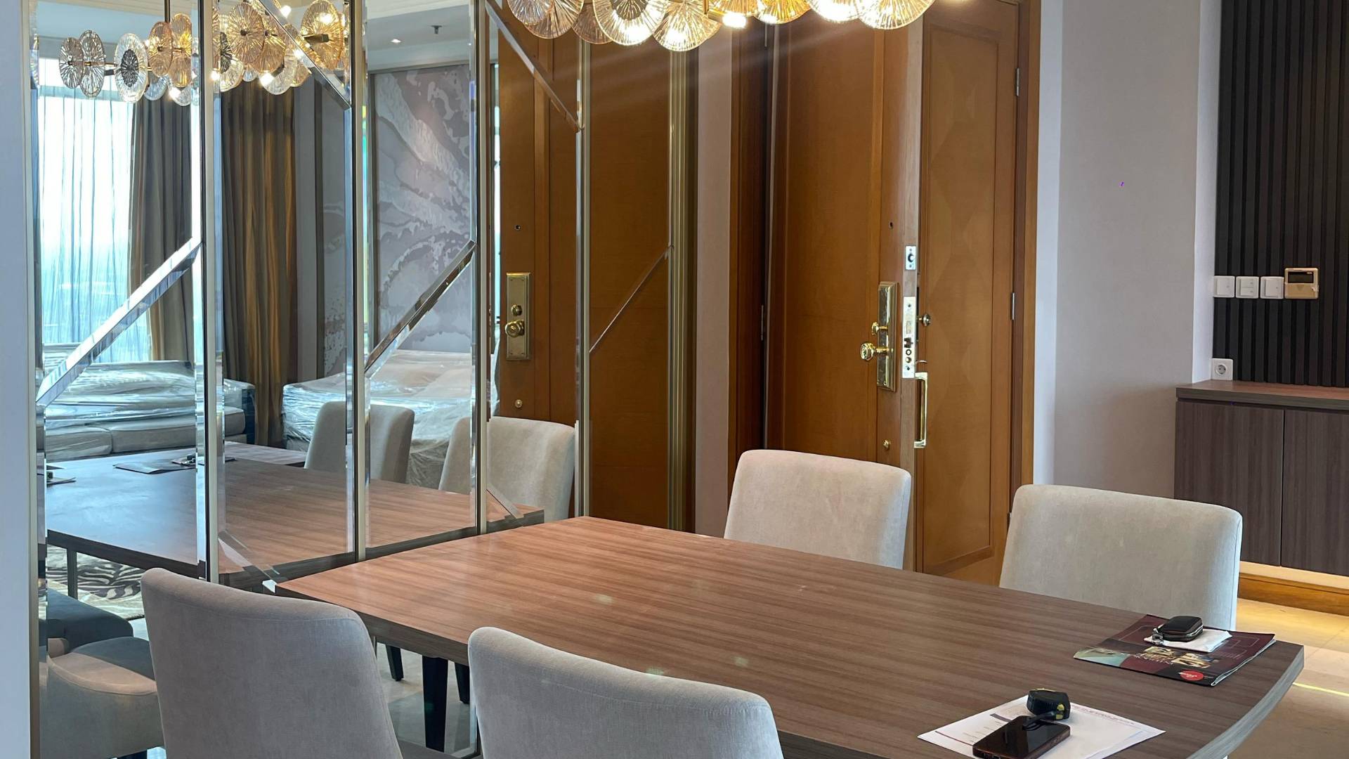 KEMPINSKI PRIVATE RESIDENCE-2BR-DINING ROOM