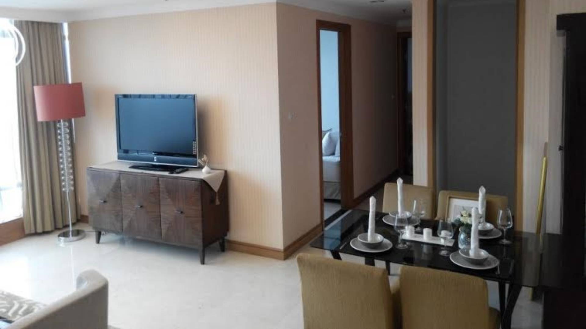 KEMPINSKI PRIVATE RESIDENCE-2BR-LIVING & DINING AREA