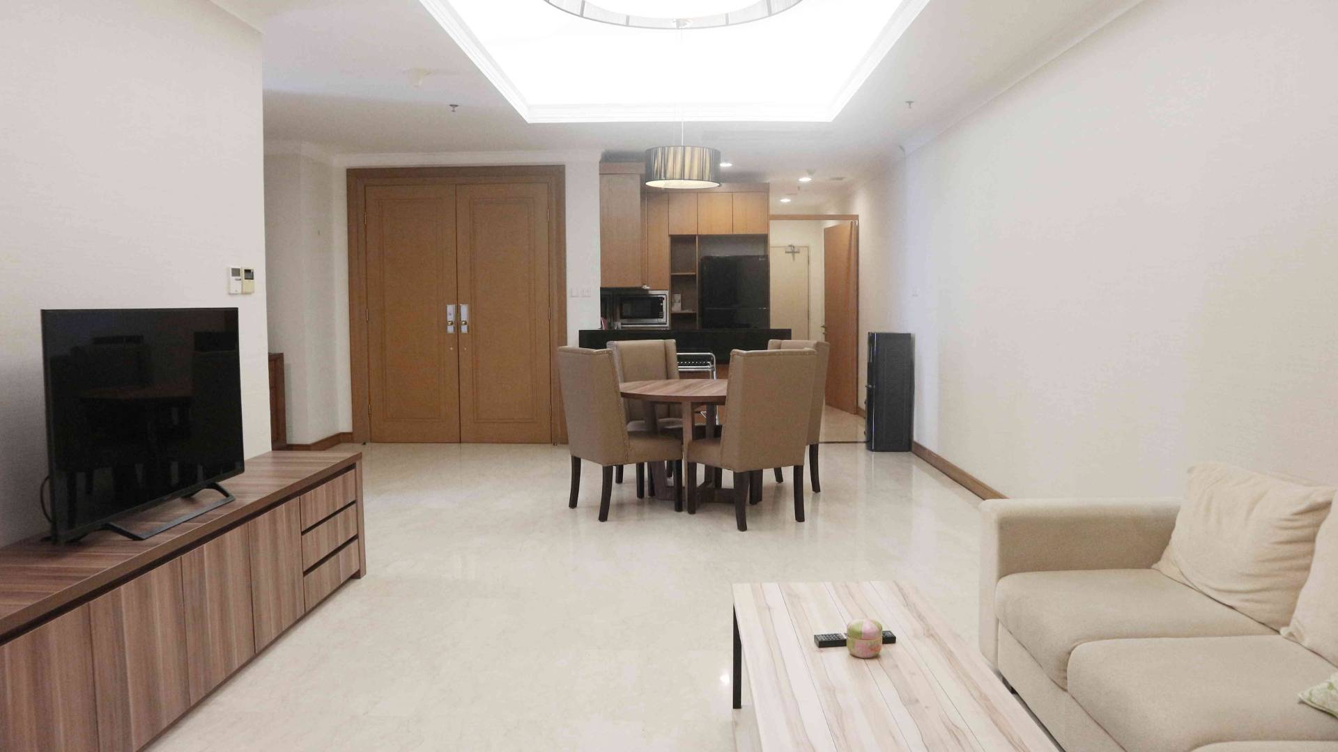KEMPINSKI PRIVATE RESIDENCE-2BR-LIVING & DINING AREA