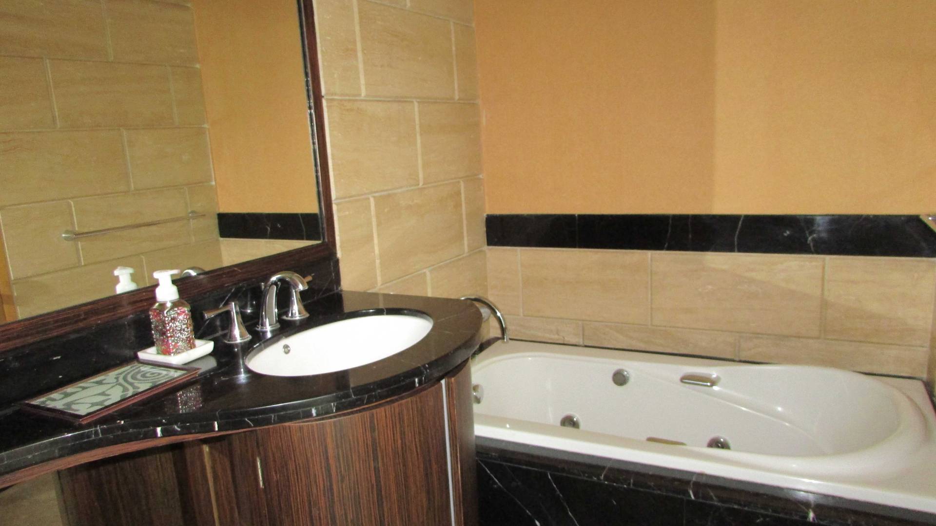 KEMPINSKI PRIVATE RESIDENCE-2BR-MASTER BATHROOM