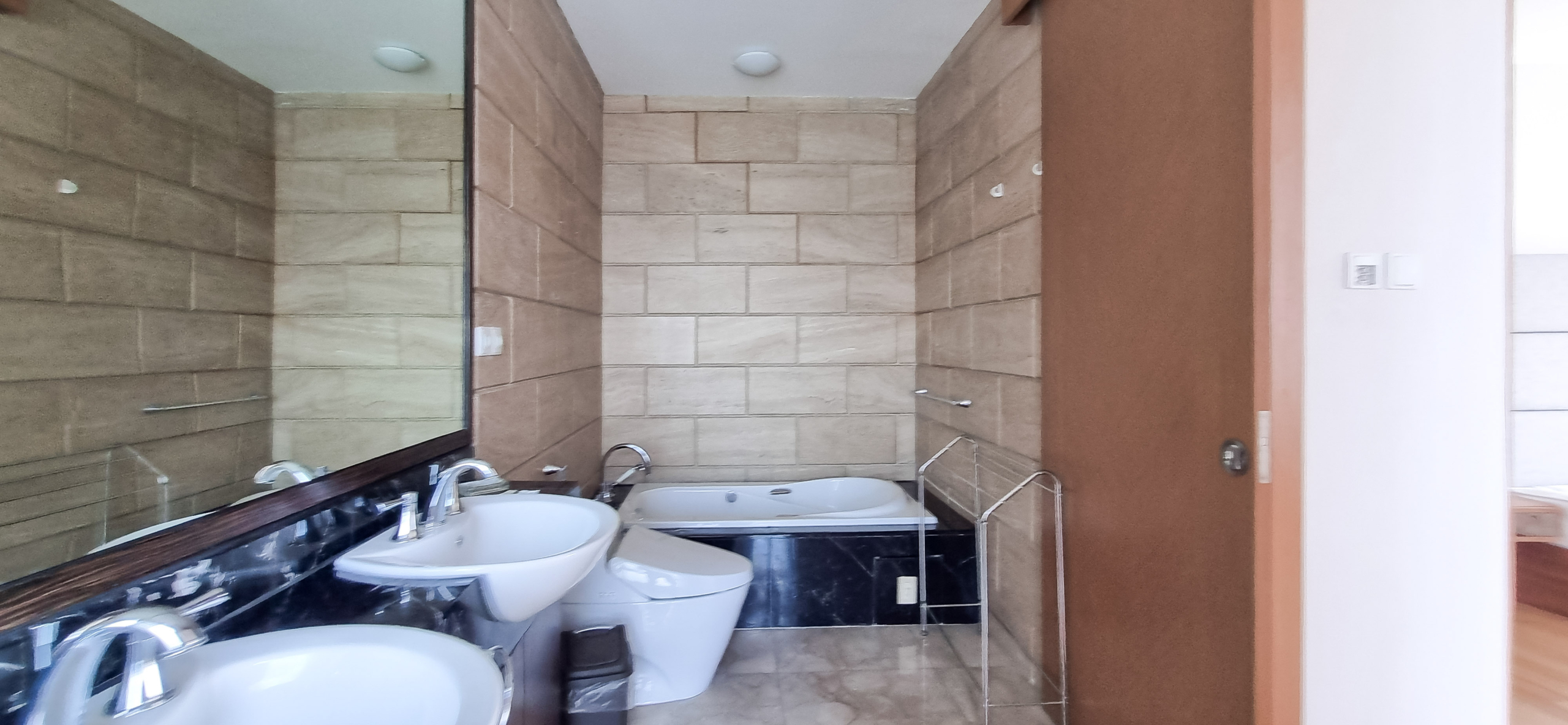 Kempinski Private Residence-2BR-Bahtroom Area