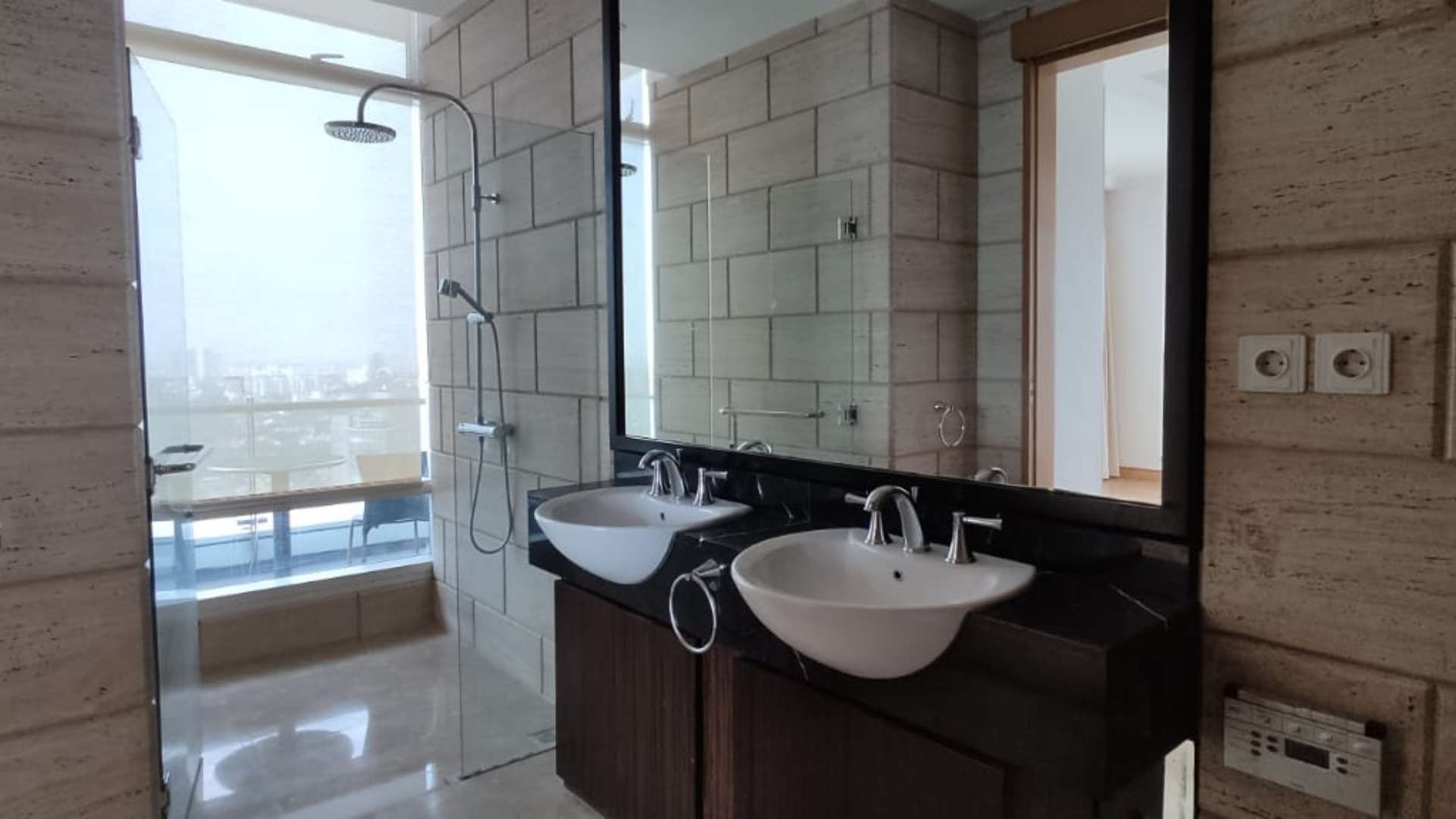 Kempinski Private Residence-2BR-Bathroom 1