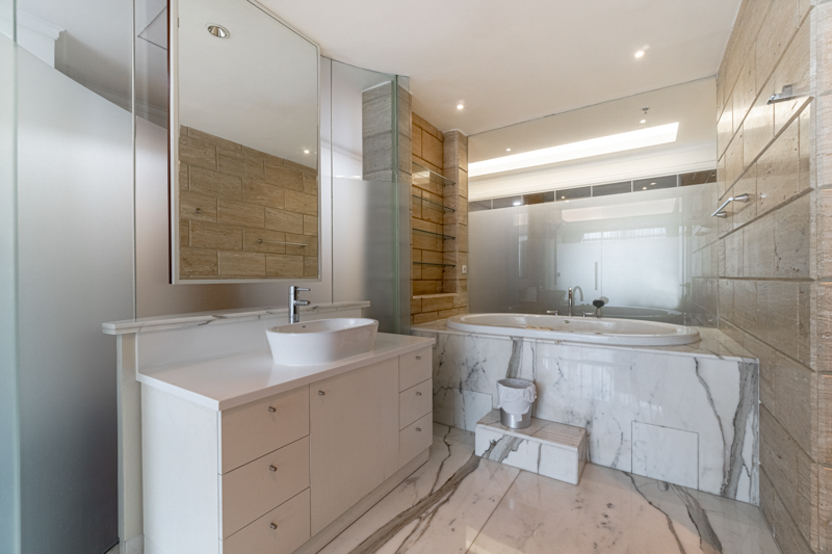 Kempinski Private Residence-2BR-Bathtub