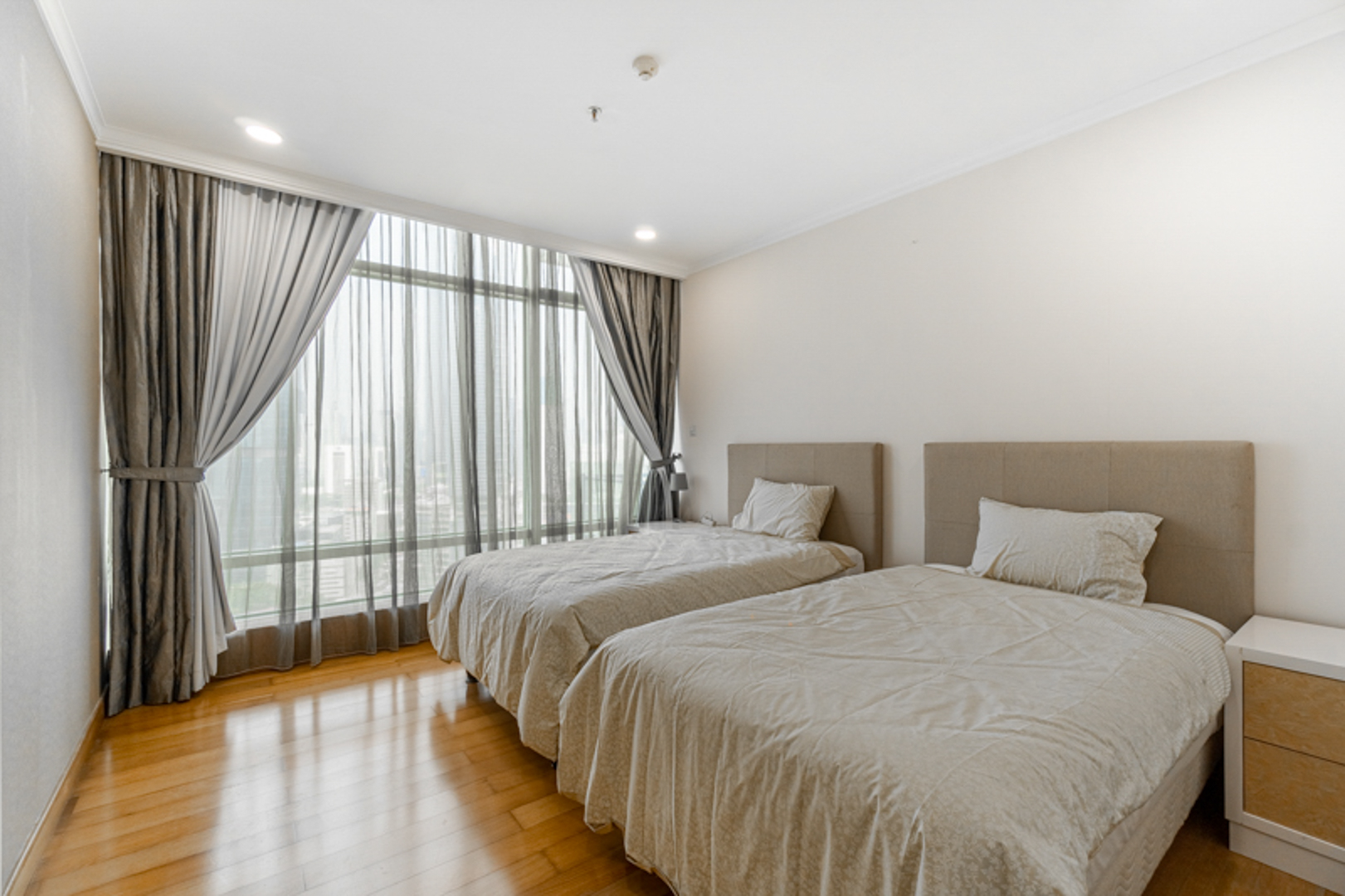 Kempinski Private Residence-2BR-Bedroom double