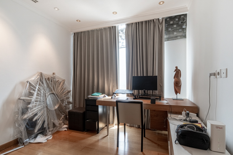 Kempinski Private Residence-2BR-Working table