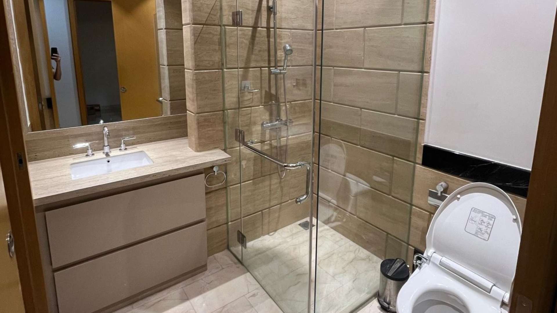 Kempinski Private Residence-3BR-Bathroom 1