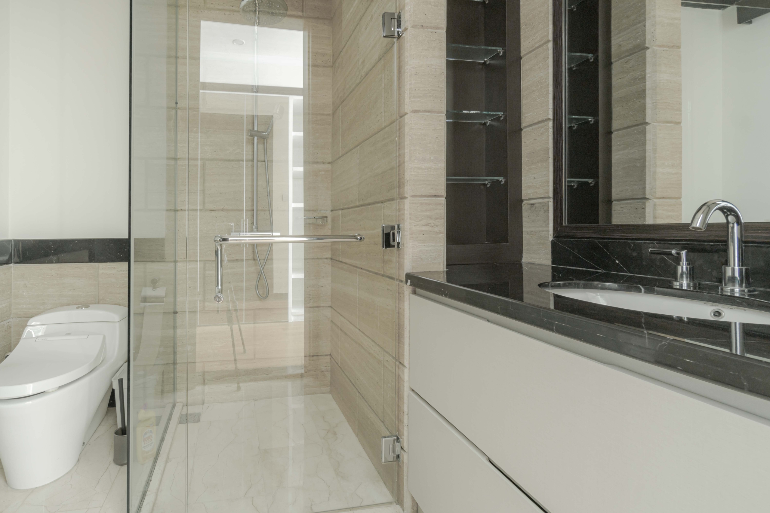 Kempinski Private Residence-3BR-Bathtub shower