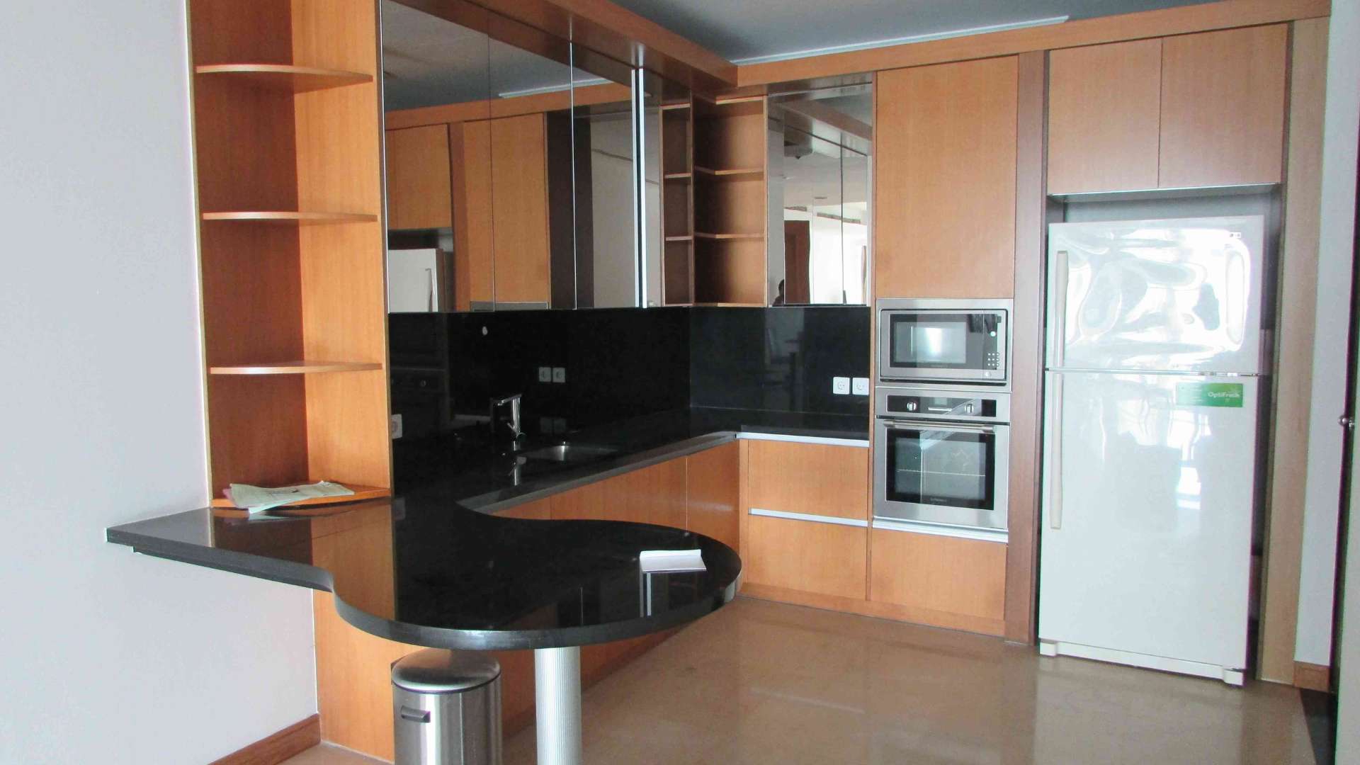 Kempinski Private Residence-3BR-Dry kitchen