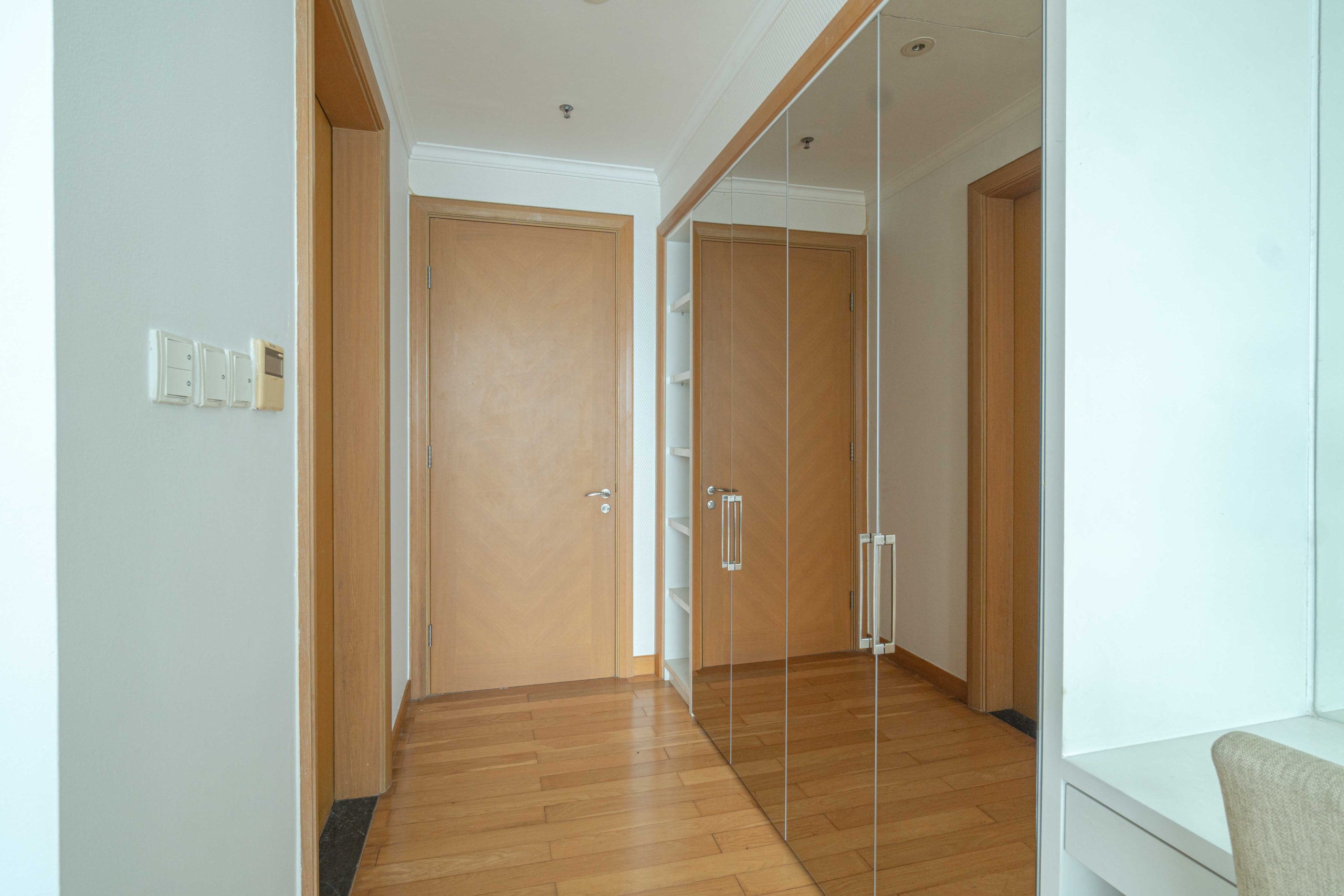 Kempinski Private Residence-4BR-Bedroom door