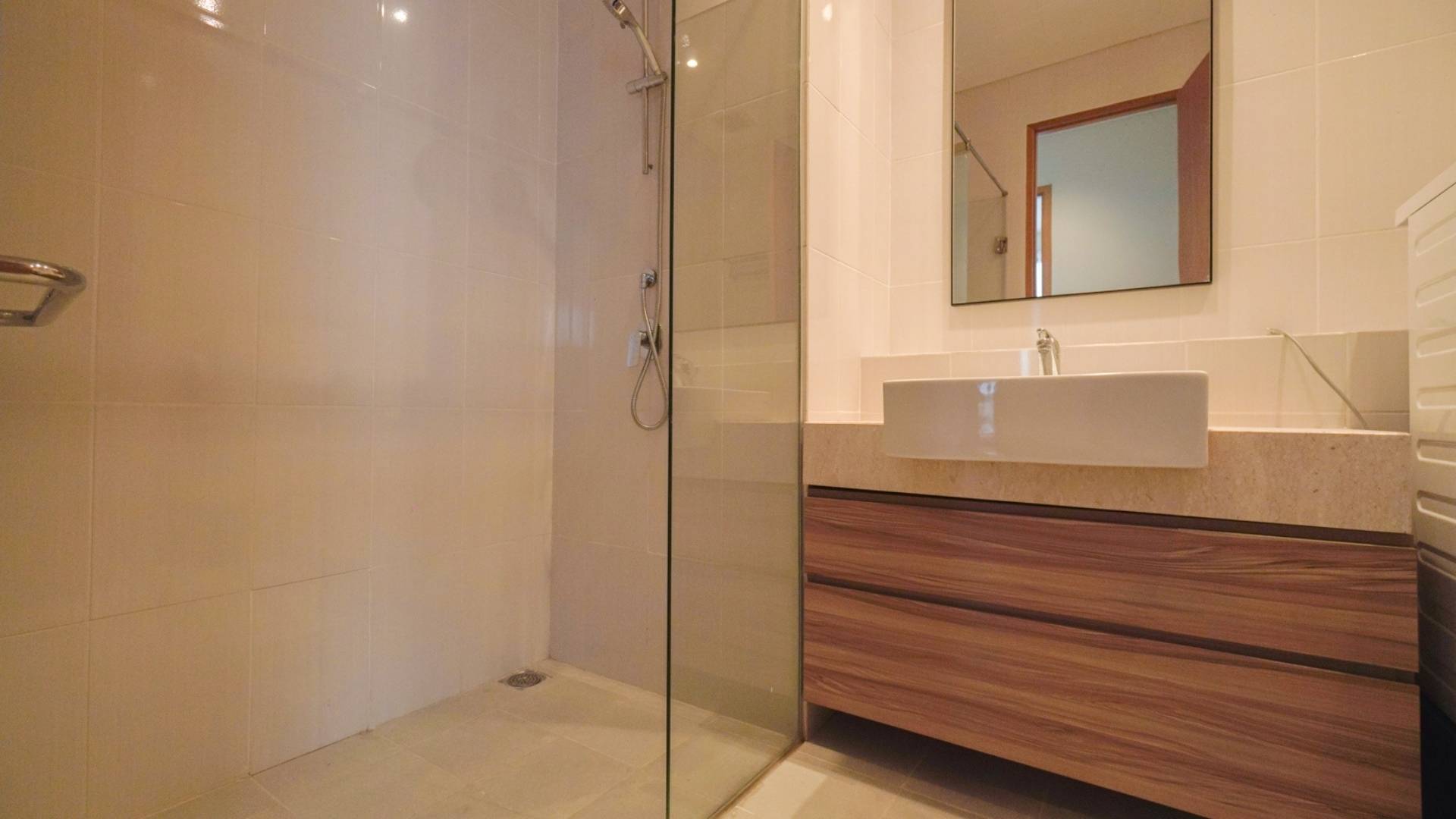 Samara Suites-2BR-Bathroom shower