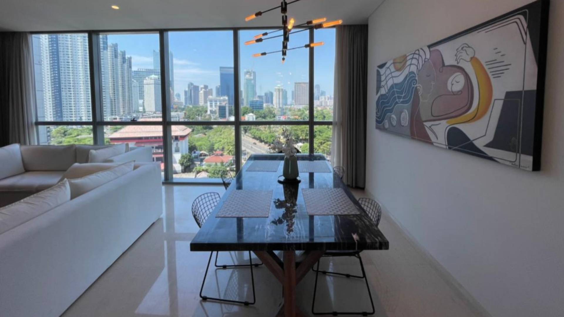 TOWERPRIVE-2BR-DINING AREA WITH VIEW