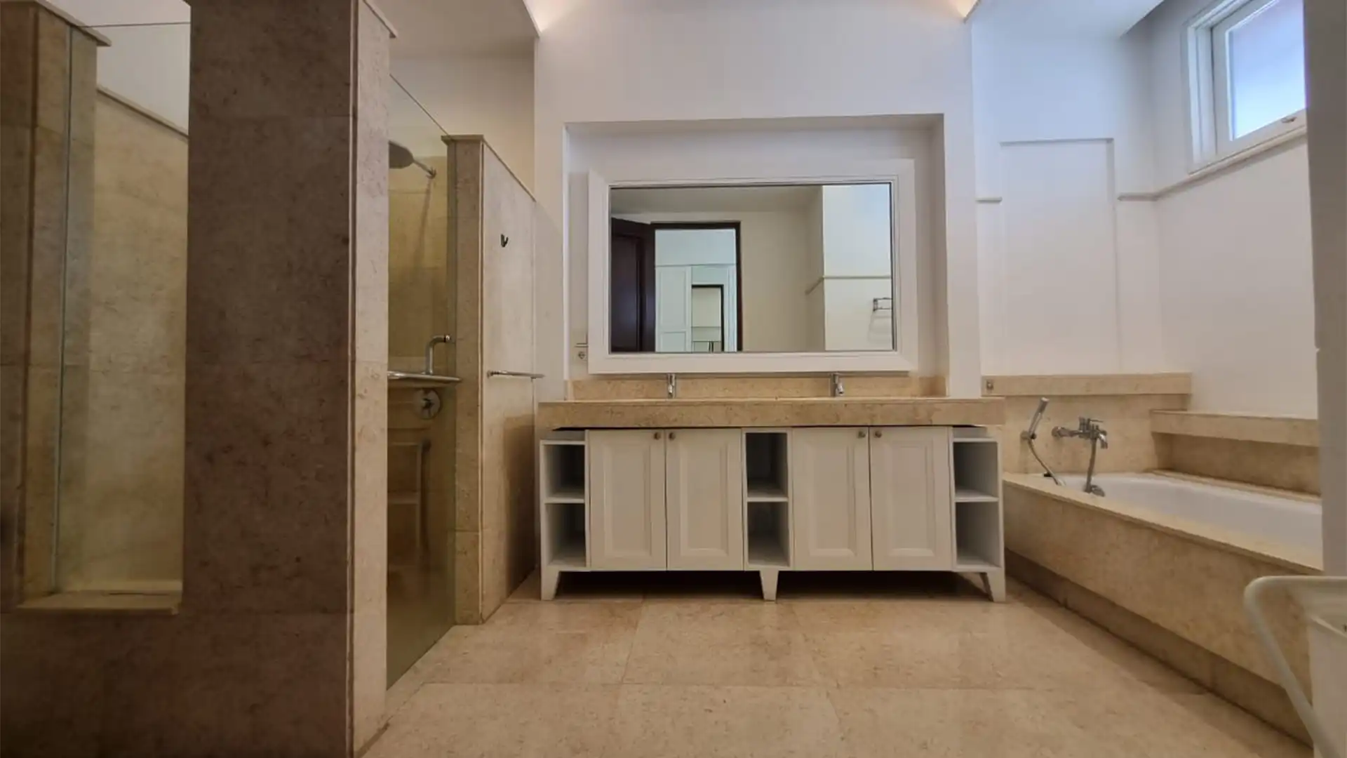 Atmaya Residence-5BR-Bathroom 1