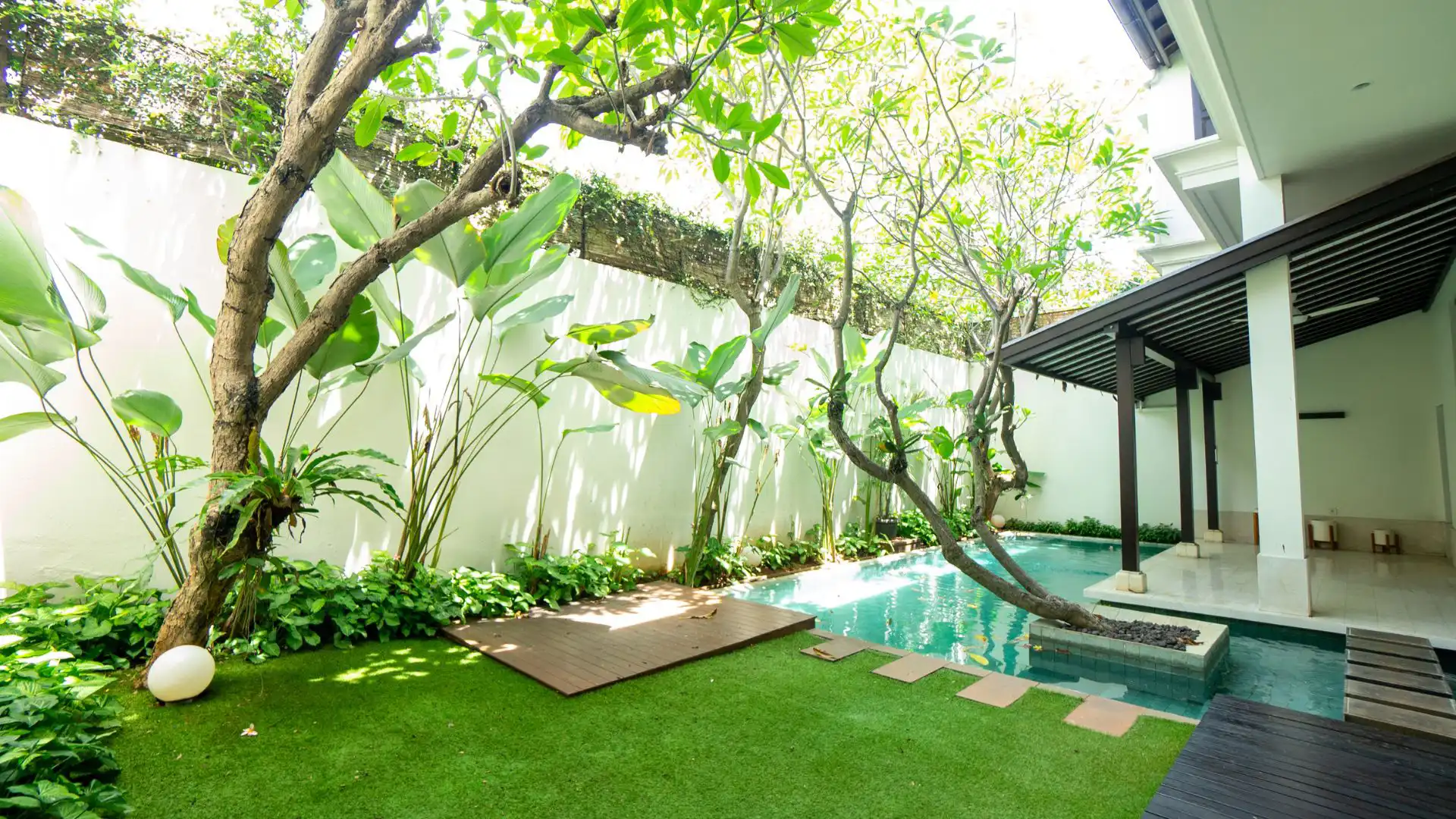 Atmaya Residence-6BR-Backyard & Swimming Pool Atmaya Residence-6BR-Backyard & Swimming Pool