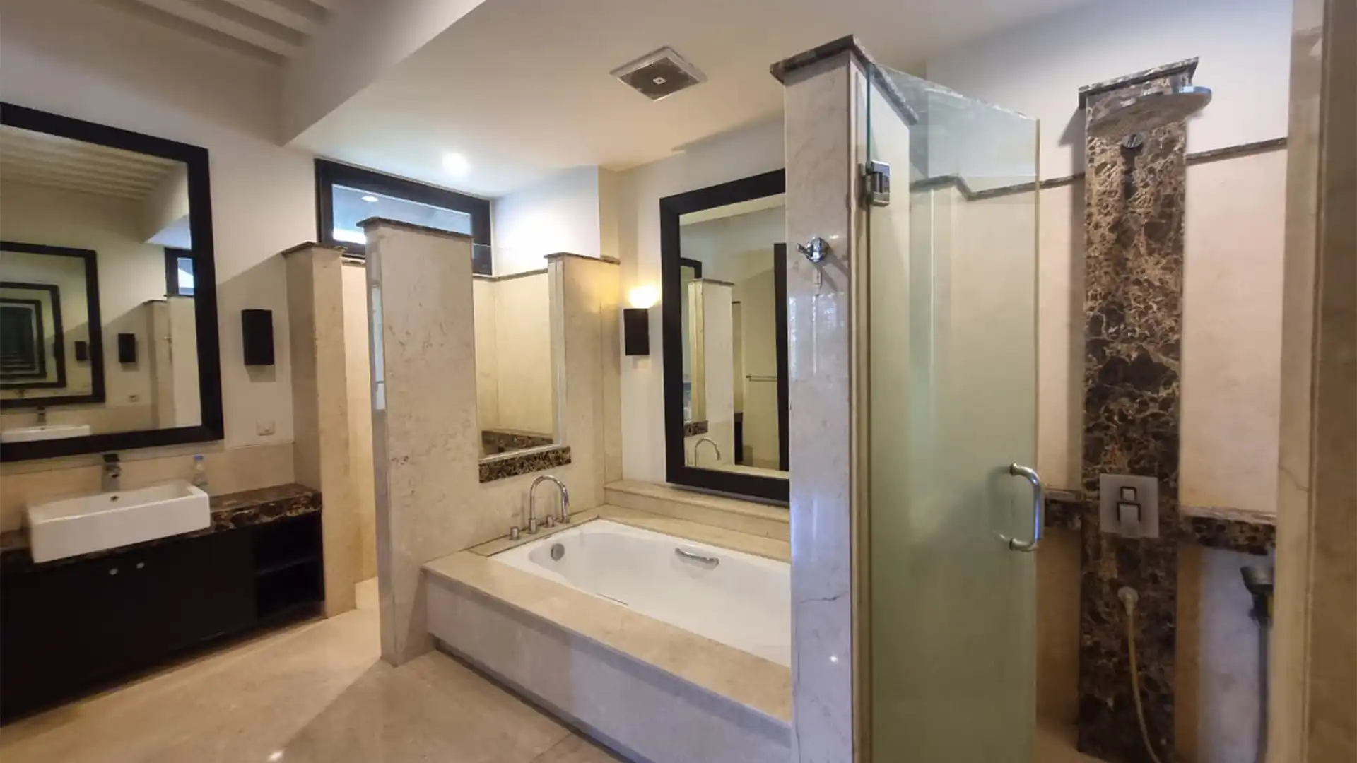 Atmaya residence Antasari-4BR-Bathroom