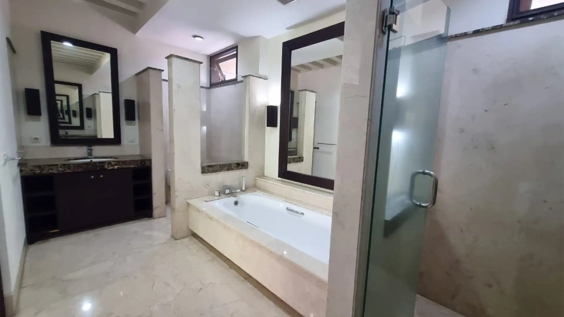 Atmaya residence Antasari-4BR-Bathroom(1)