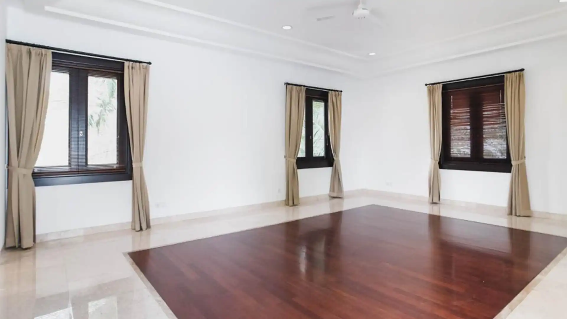 Atmaya residence Antasari-5BR- Master Bedroom