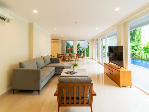 Executive Paradise - B18 UNIT- FIRST FLOOR LIVING ROOM