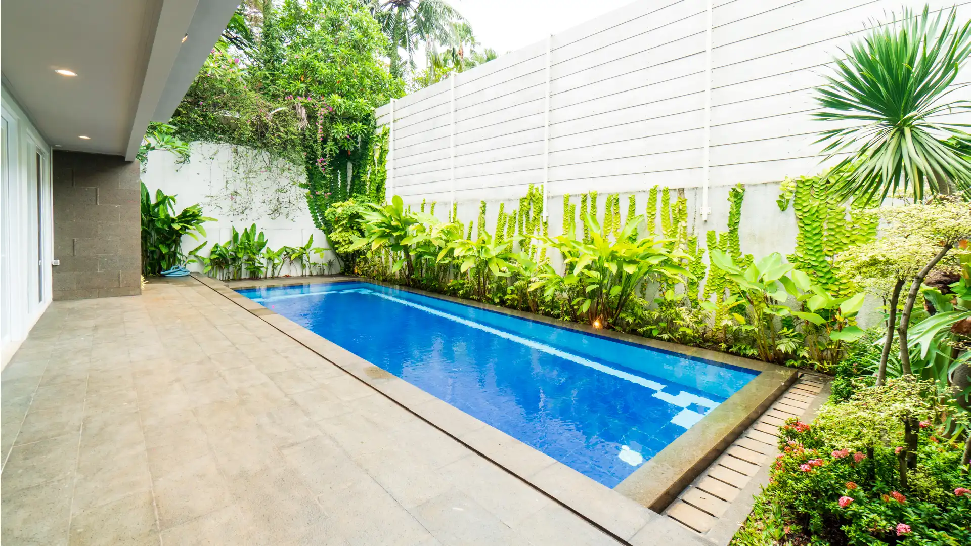 EP – B18 UNIT- SWIMMINGPOOL AREA 1 EP - B18 UNIT- SWIMMINGPOOL AREA 1