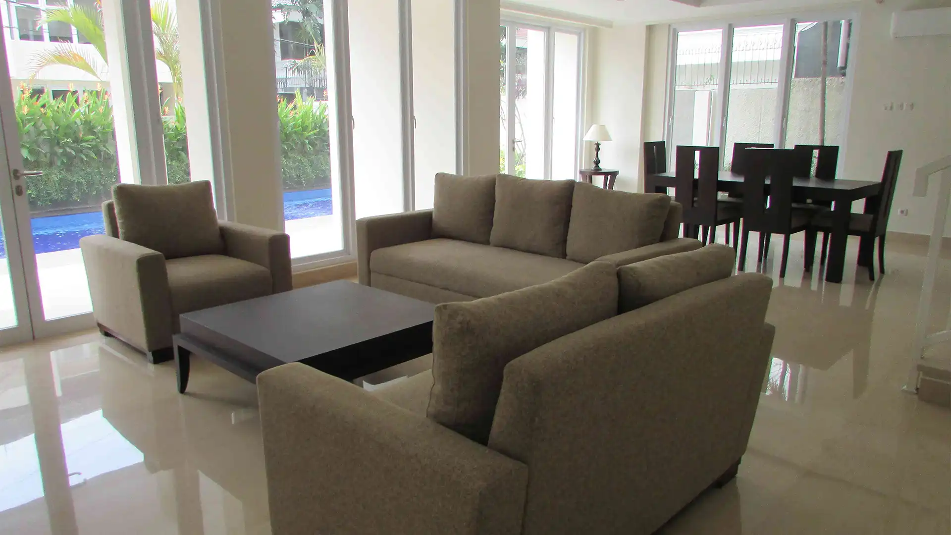 Executive Paradise-3BR-Living Room