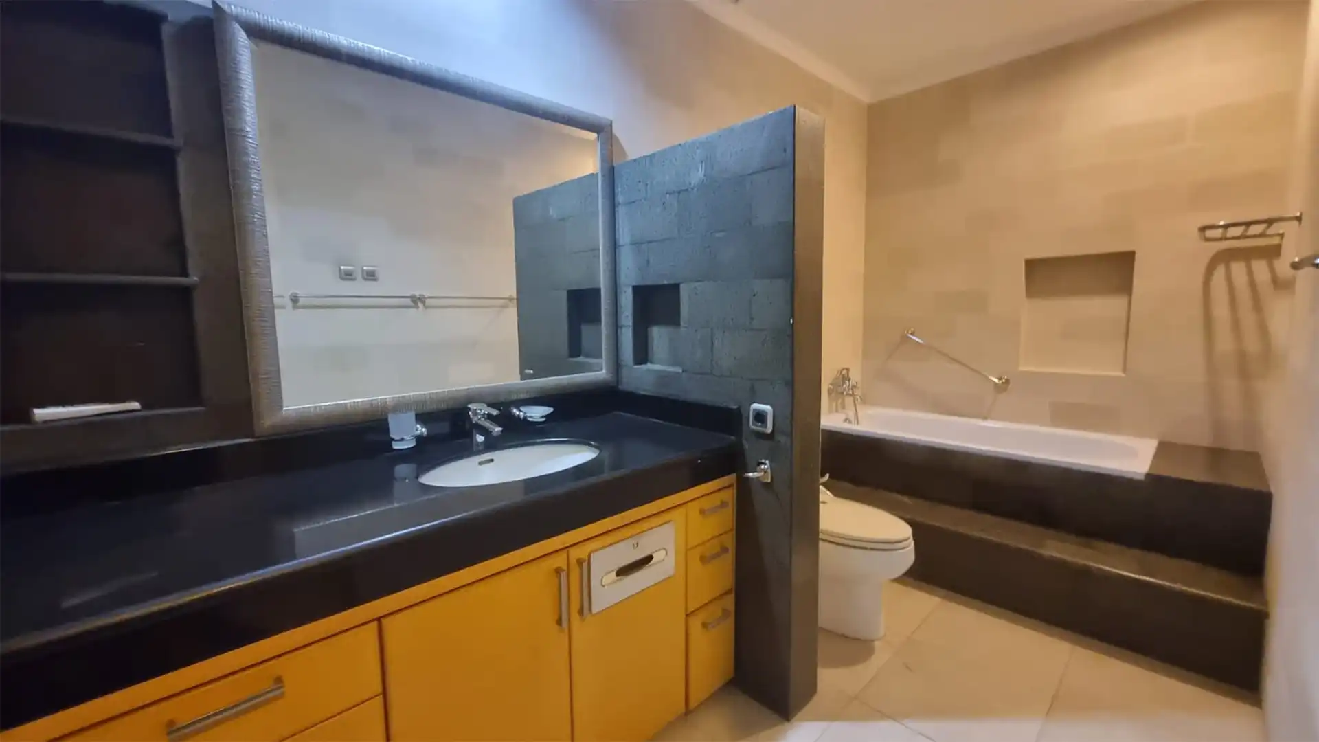 Executive Paradise-4BR-. Bathroom 1 Executive Paradise-4BR-Bathroom 1