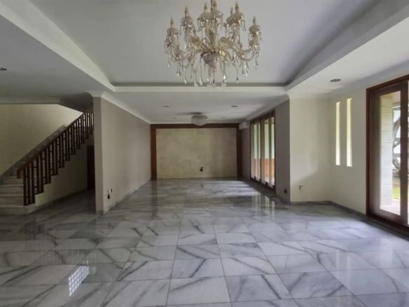 Executive Paradise-4BR-.Living Room 1