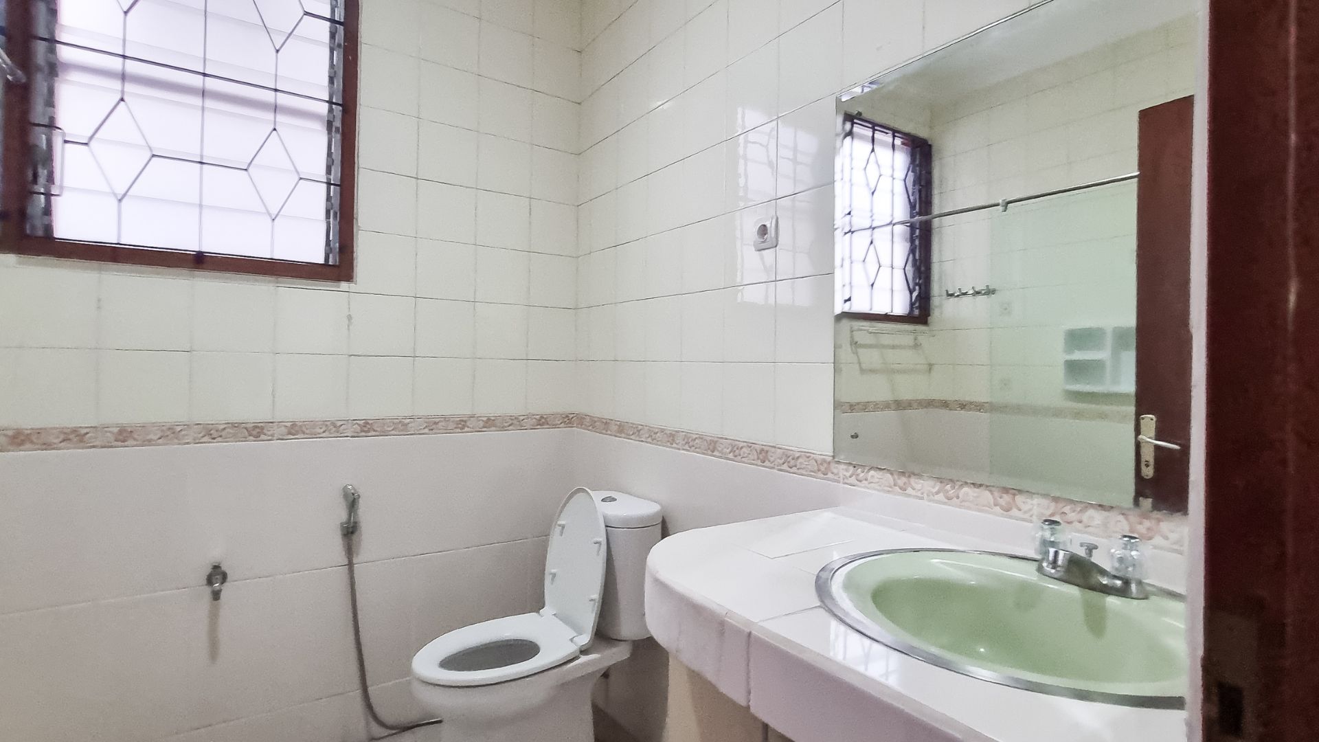 Executive Paradise-4BR-Bathroom