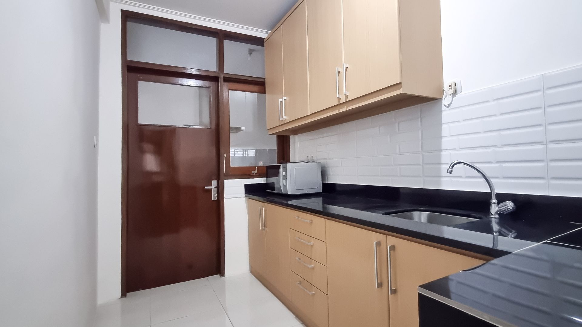 Executive Paradise-4BR-Kitchen (2)