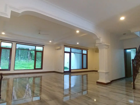 Executive Paradise-4BR-Living Room 1