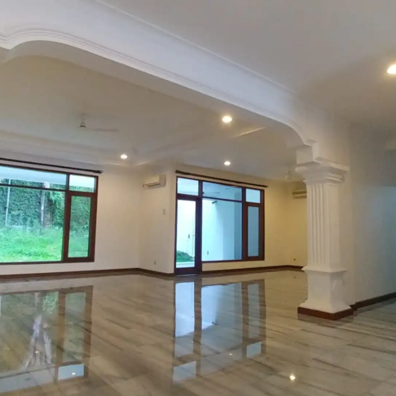 Executive Paradise-4BR-Living Room 1