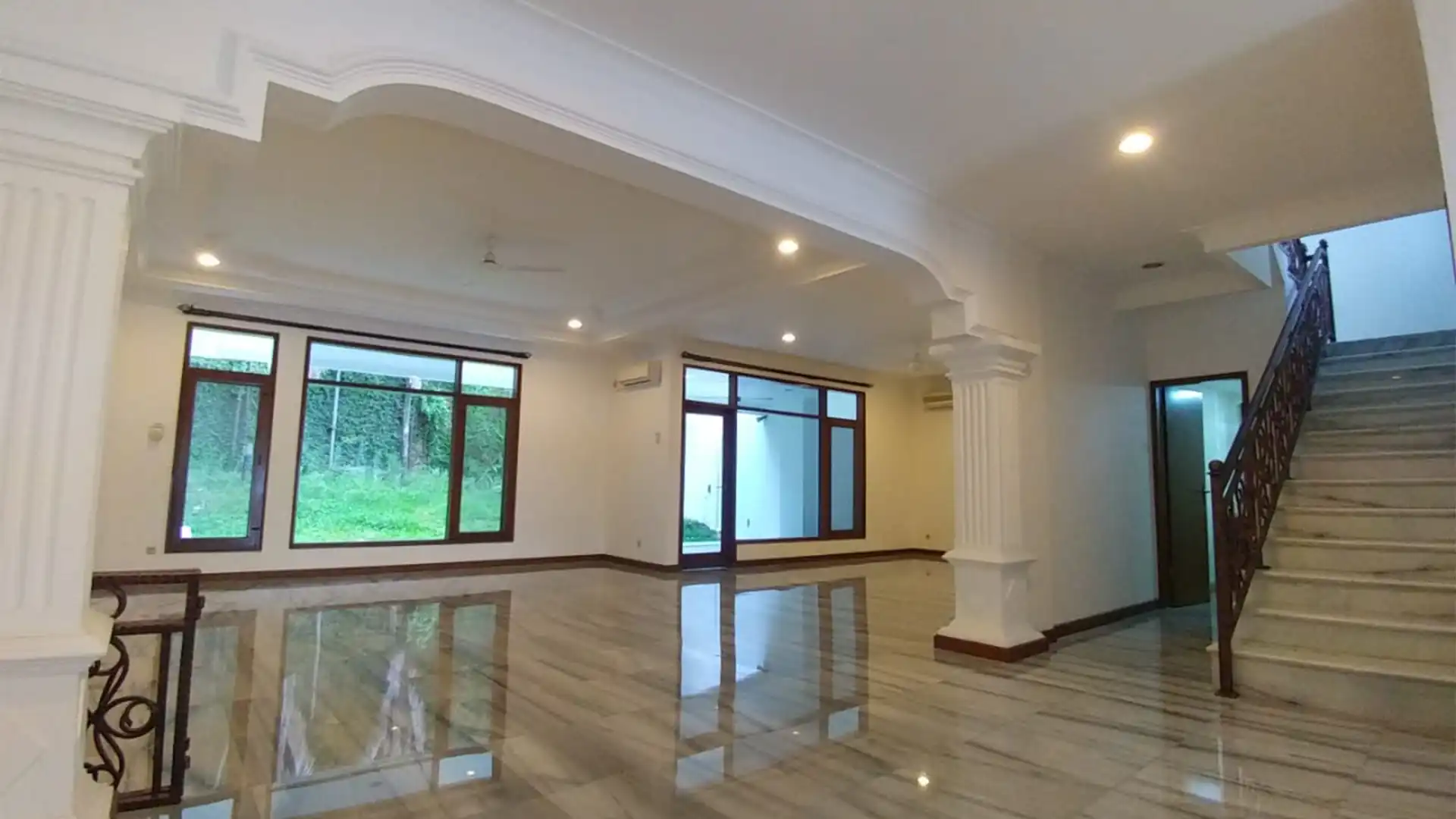 Executive Paradise-4BR-Living Room 1 Executive Paradise-4BR-Living Room 1