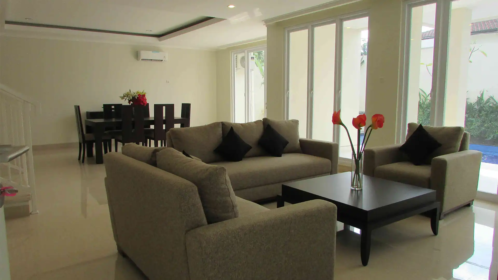 Executive Paradise-4BR-Living Room