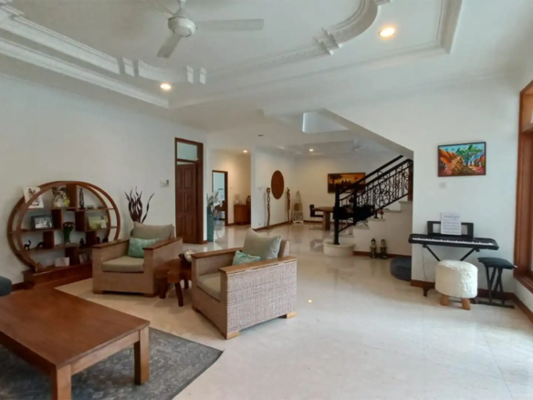 Executive Paradise-4BR-Living Room