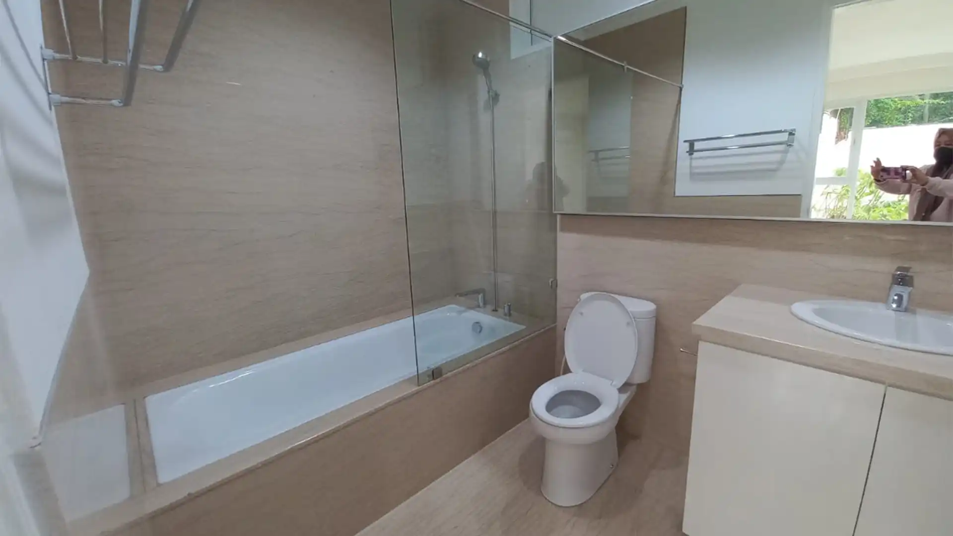 Executive Paradise-5BR-Bathroom Executive Paradise-5BR-Bathroom