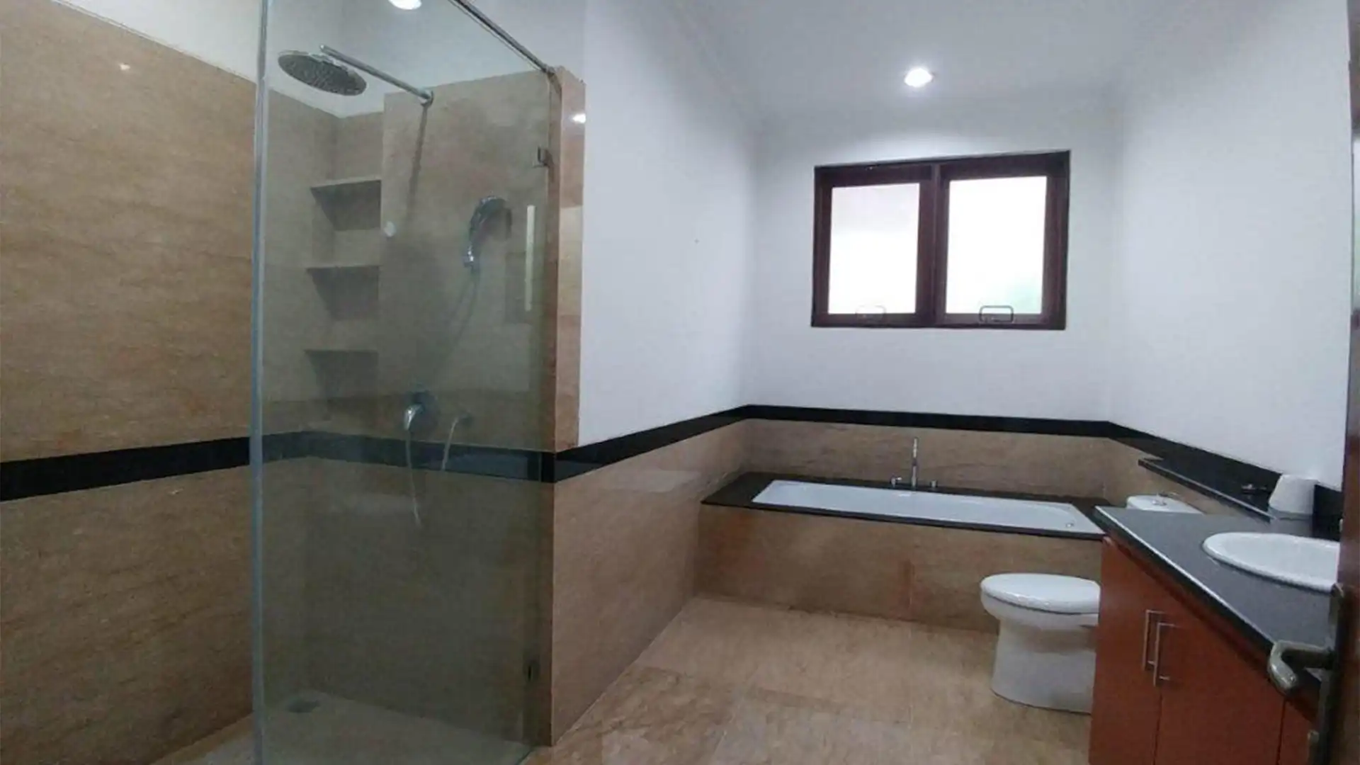 Executive Paradise-5BR-Bathroom Executive Paradise-5BR-Bathroom