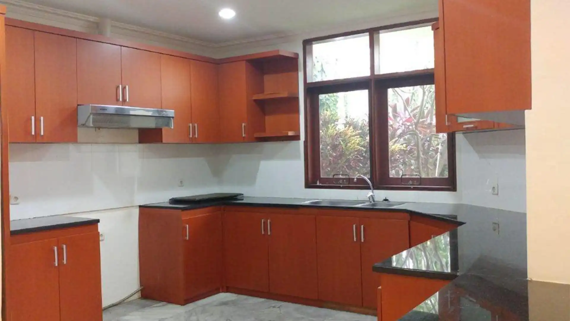 Executive Paradise-5BR-Kitchen Executive Paradise-5BR-Kitchen