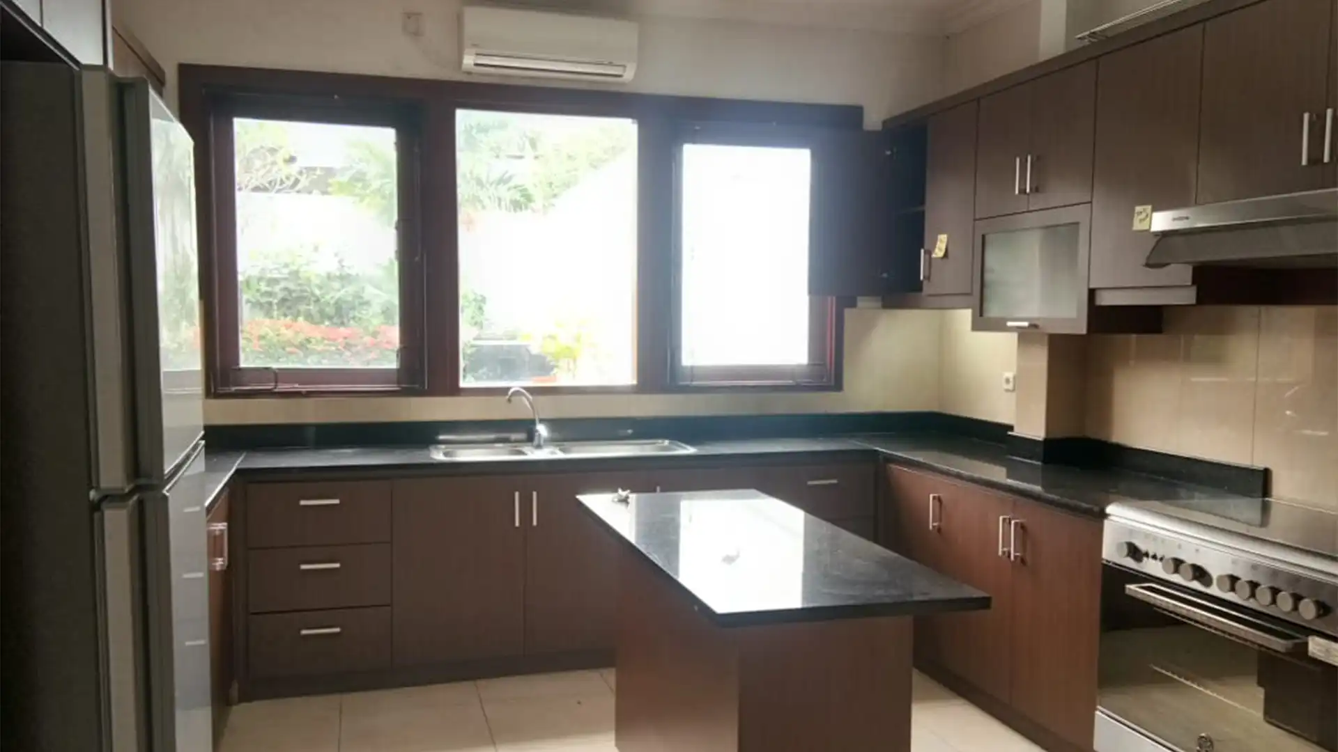 Executive Paradise-5BR-Kitchen Executive Paradise-5BR-Kitchen