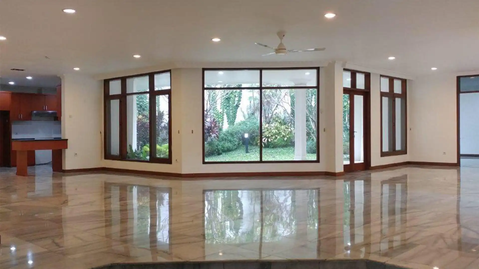 Executive Paradise-5BR-Living Room Executive Paradise-5BR-Living Room