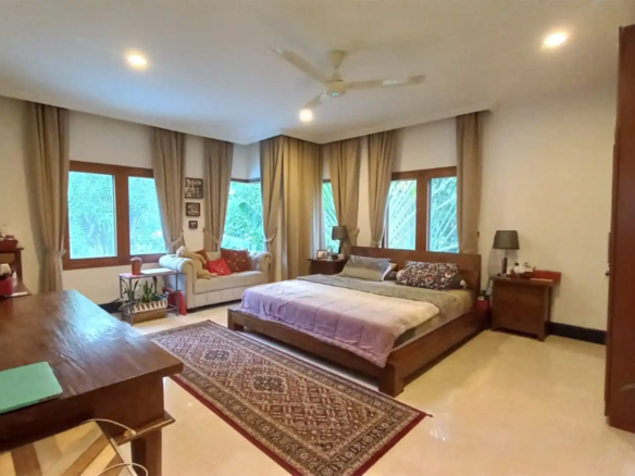 Executive-Paradise-5BR-Master-Bedroom