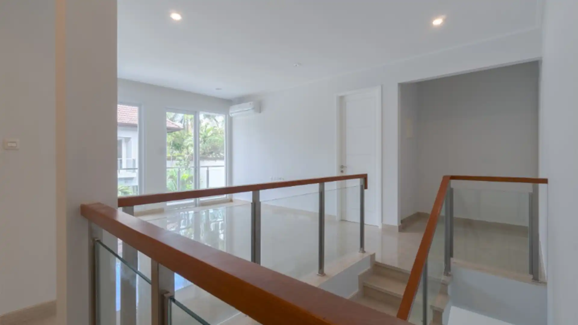 Executive Paradise-5BR-Stairs Executive Paradise-5BR-Stairs