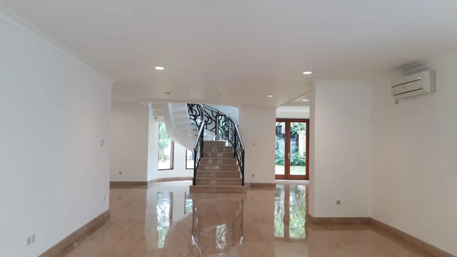 Executive Paradise-6BR-Living Room Executive Paradise-6BR-Living Room