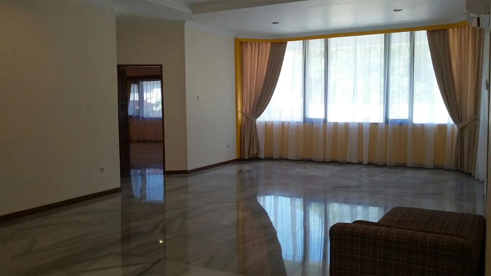 Executive Paradise-Living Room Executive Paradise-Living Room