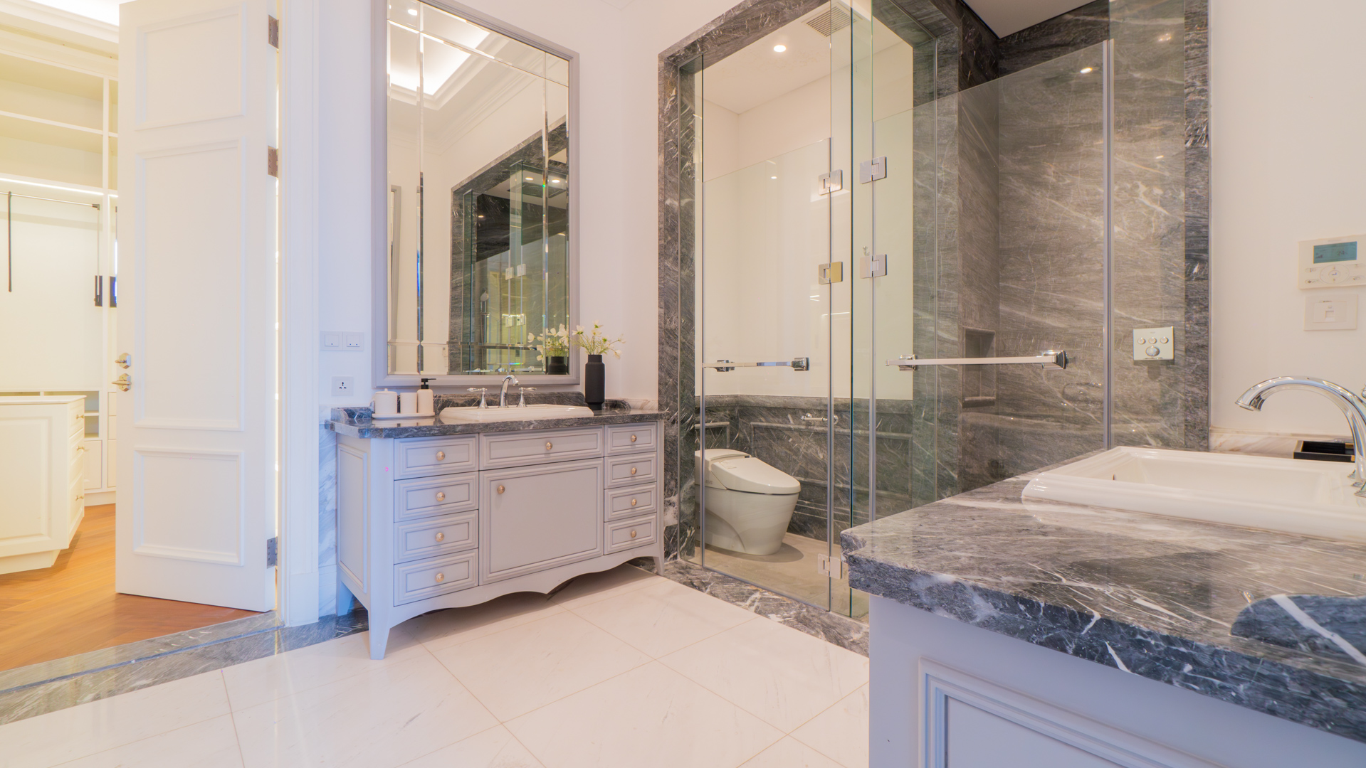 LEPARC-MANSION UNIT-MASTER BATHROOM