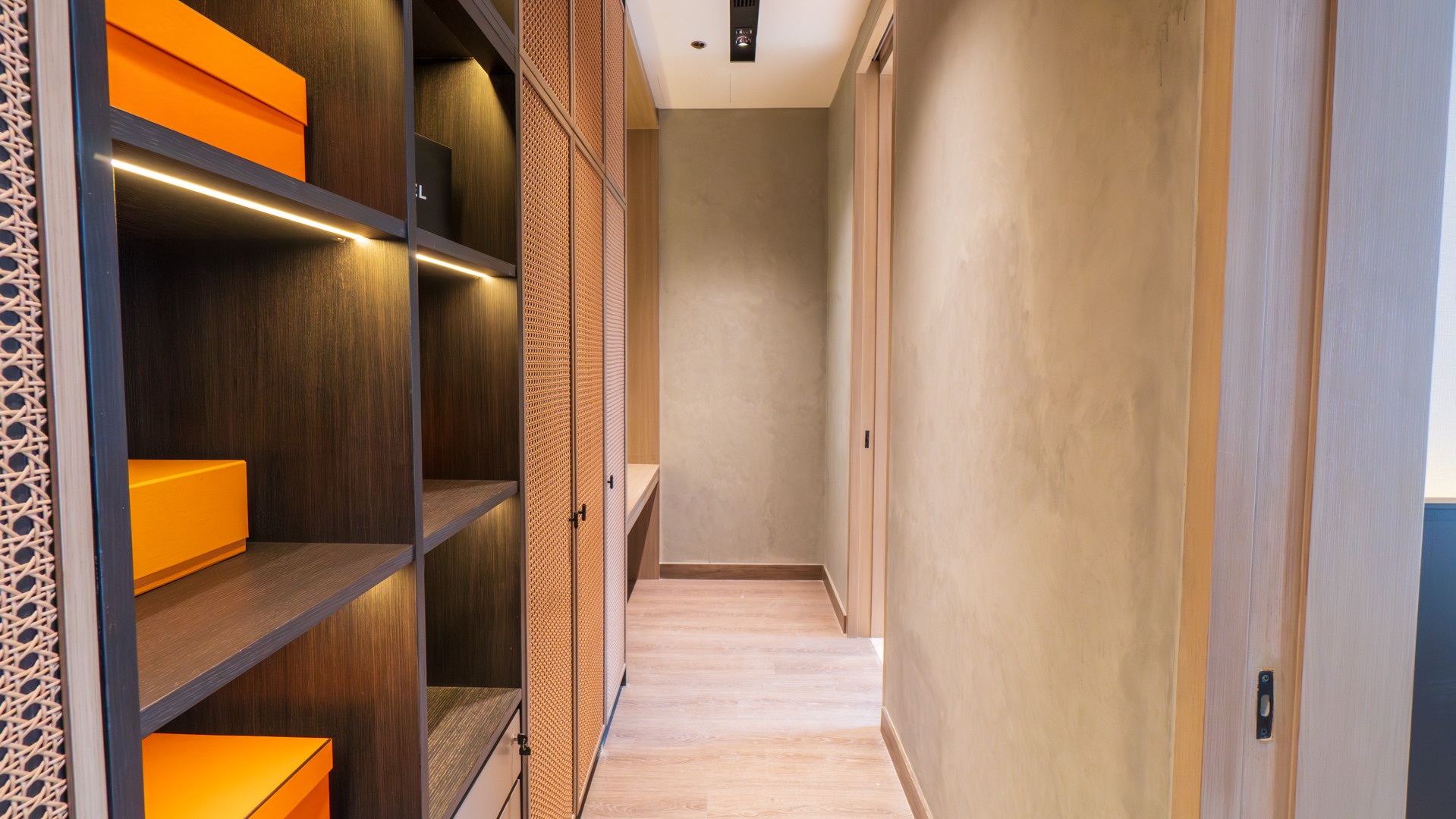 LEPARC-TOWNHOUSE UNIT-CLOSET ROOM