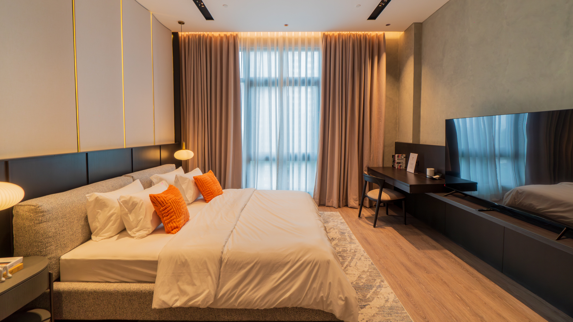 LEPARC-TOWNHOUSE UNIT-MASTERBEDROOM 2