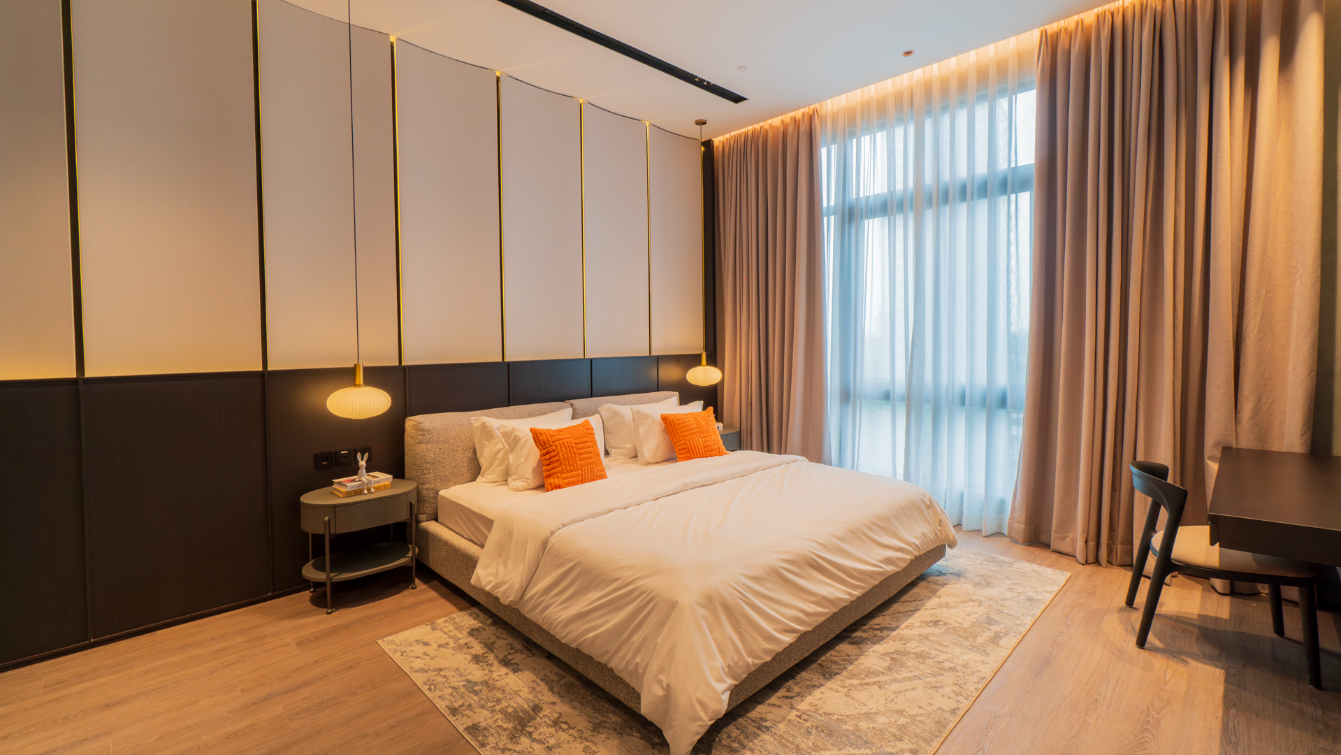 LEPARC-TOWNHOUSE UNIT-MASTERBEDROOM